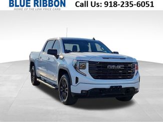 Used 2022 GMC Sierra 1500 Elevation video 1