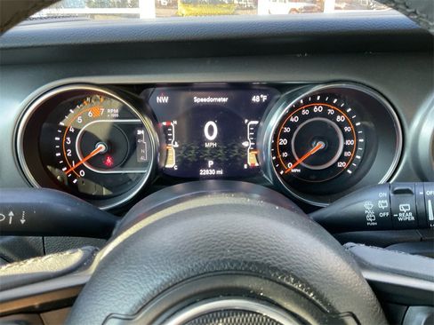 Used 2023 Jeep Wrangler Unlimited Sport image 20