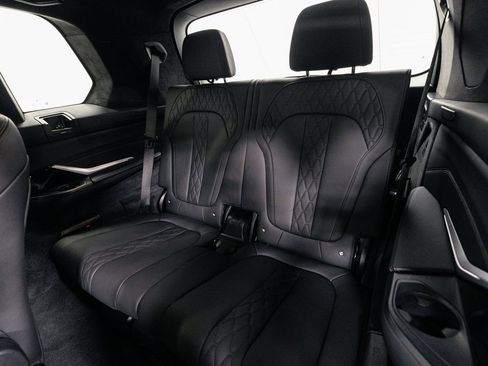Used 2025 BMW X7 xDrive40i w/ Executive Package image 27