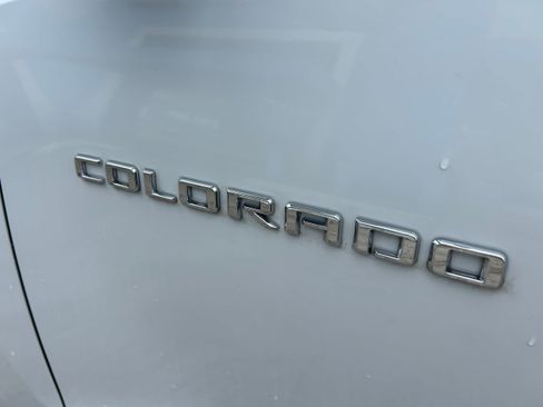 Used 2024 Chevrolet Colorado Z71 w/ Z71 Convenience Package 2 AWD/4WD image 6