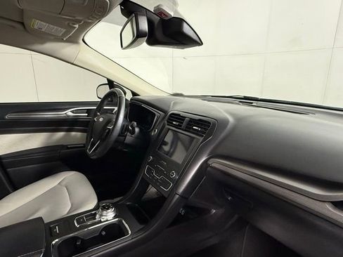 Used 2019 Ford Fusion SE w/ Equipment Group 151A image 32