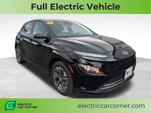 Used 2023 Hyundai Kona SE FWD image 1