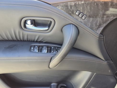Used 2024 Nissan Armada Platinum w/ Captain's Chairs Package RWD image 36