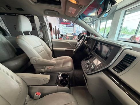 Used 2016 Toyota Sienna XLE w/ XLE Navigation Package AWD/4WD image 51