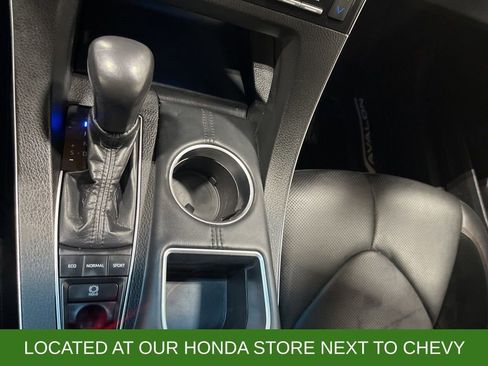 Used 2020 Toyota Avalon XSE image 19