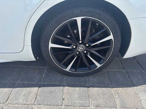 Used 2018 Toyota Camry XSE image 11