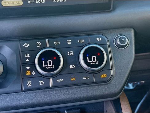 Used 2023 Land Rover Defender 110 X image 13
