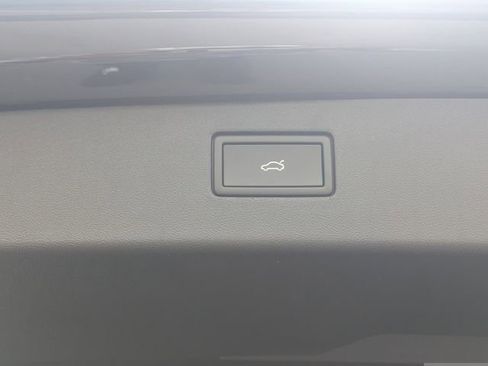 New 2026 Volkswagen Tiguan SEL R-Line AWD/4WD image 14