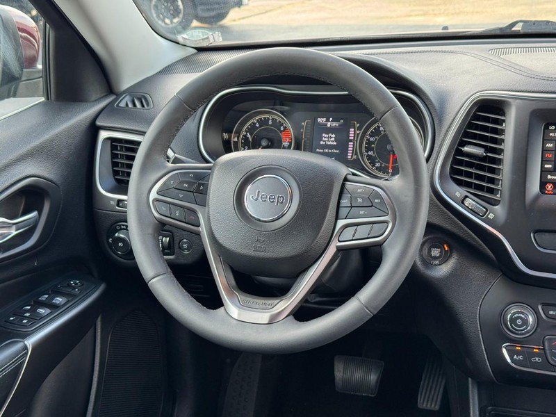 Used 2020 Jeep Cherokee Latitude Plus w/ Comfort/Convenience Group AWD/4WD image 14