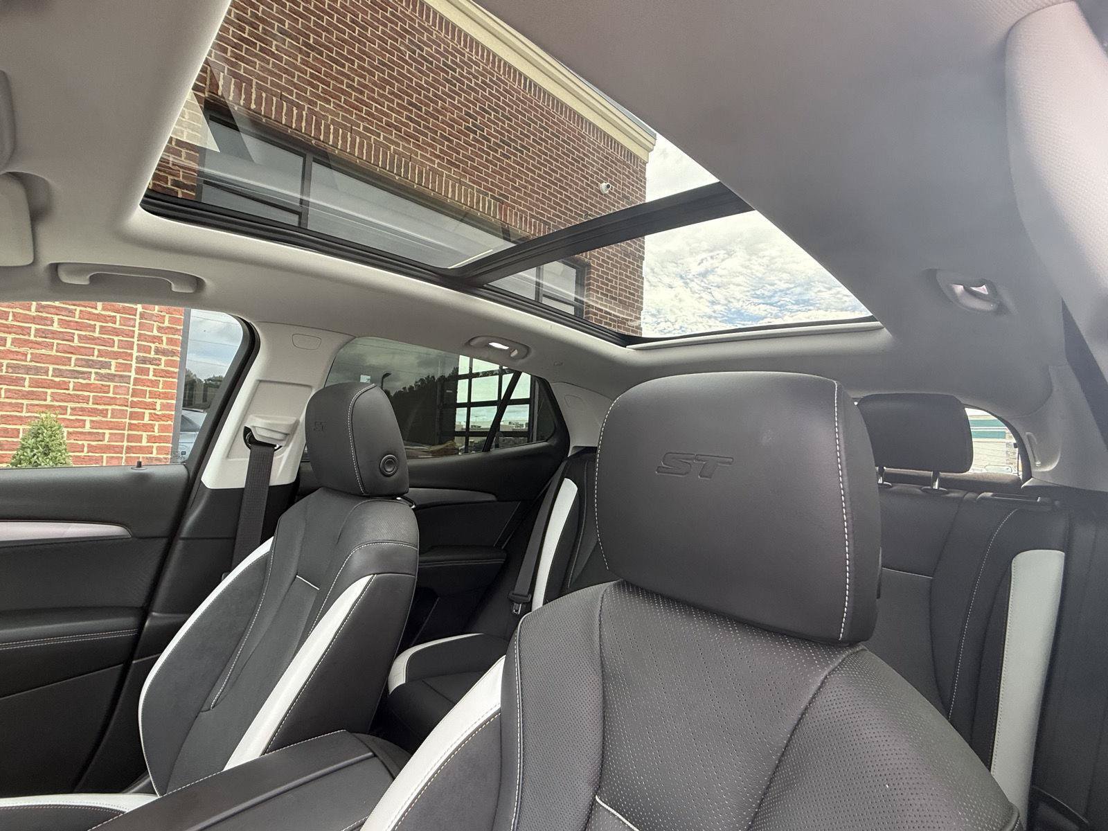 Used 2024 Buick Envision Sport Touring AWD/4WD image 4