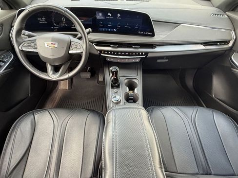 Used 2025 Cadillac XT4 Premium Luxury image 15