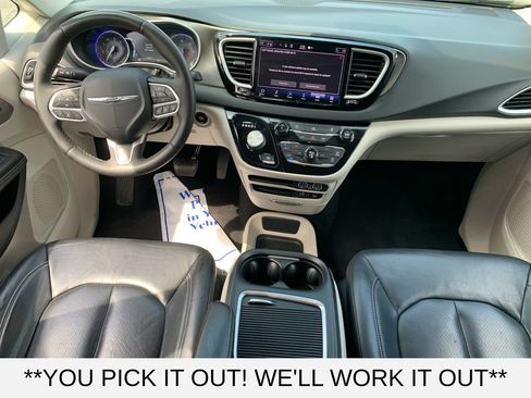 Used 2022 Chrysler Pacifica Touring-L FWD image 24