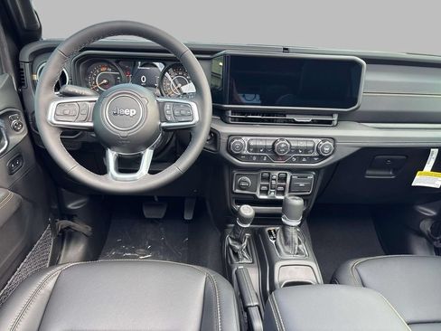 New 2026 Jeep Wrangler Unlimited Sahara AWD/4WD image 9
