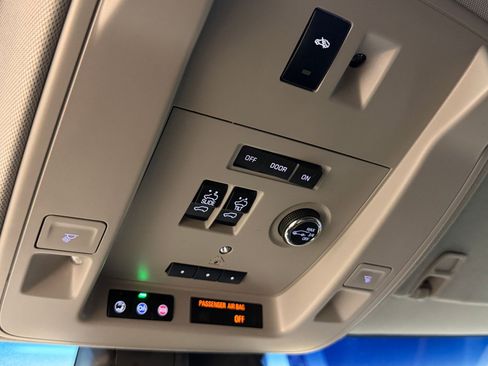 Used 2020 Cadillac Escalade ESV Premium Luxury AWD/4WD image 34