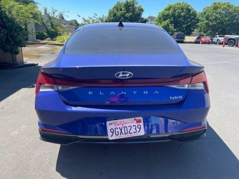 Used 2023 Hyundai Elantra Limited FWD image 5
