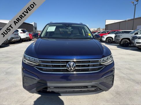 Used 2022 Volkswagen Tiguan SE image 2