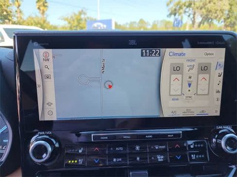 Used 2021 Toyota Highlander Platinum image 24