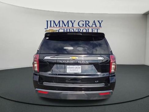 Used 2023 Chevrolet Suburban LT RWD image 4