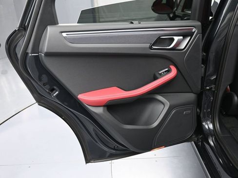 Certified 2023 Porsche Macan GTS image 23