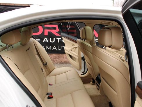 Used 2011 BMW 535i xDrive Sedan image 9