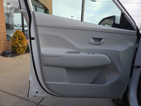 Certified 2025 Hyundai Kona SEL image 15