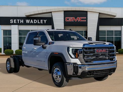 New 2026 GMC Sierra 3500 SLE w/ SLE Convenience Package AWD/4WD image 1