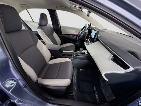 Used 2025 Toyota Corolla LE image 28