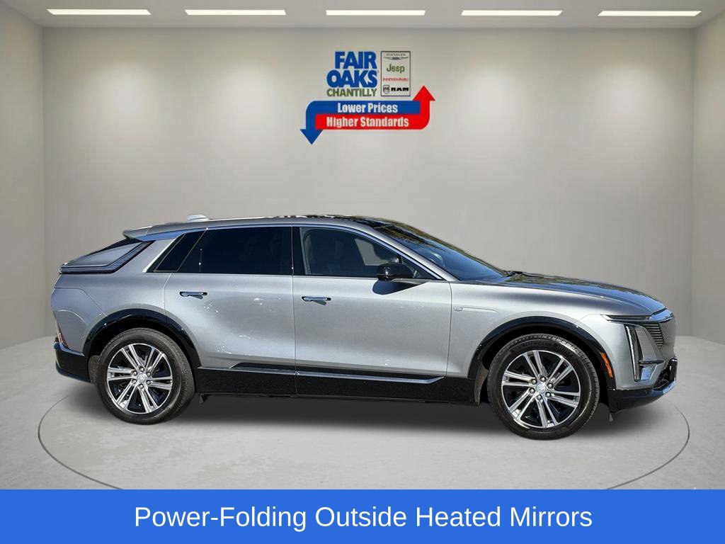 Used 2024 Cadillac Lyriq Luxury AWD/4WD image 6