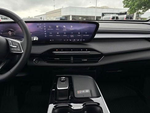 New 2026 Buick Enclave Sport Touring w/ Power Package FWD image 31