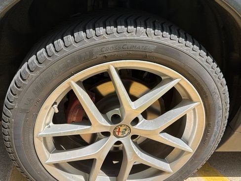 Used 2018 Alfa Romeo Stelvio Ti AWD/4WD image 11