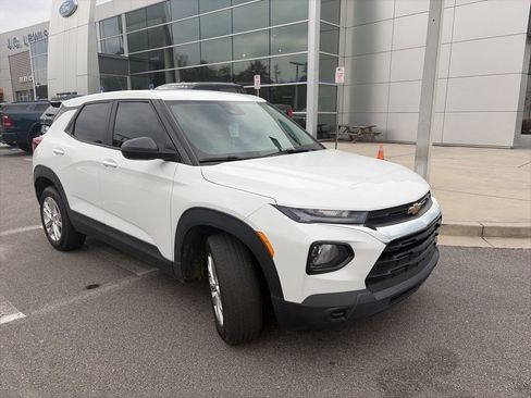 Used 2021 Chevrolet TrailBlazer LS image 3