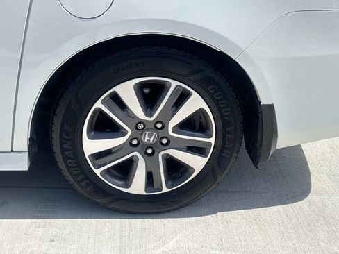 Used 2014 Honda Odyssey Touring image 4