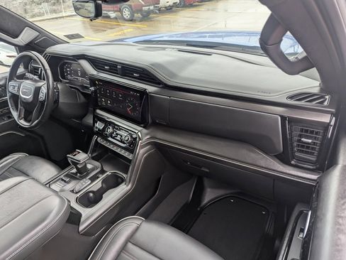 Used 2024 GMC Sierra 1500 AT4X image 27