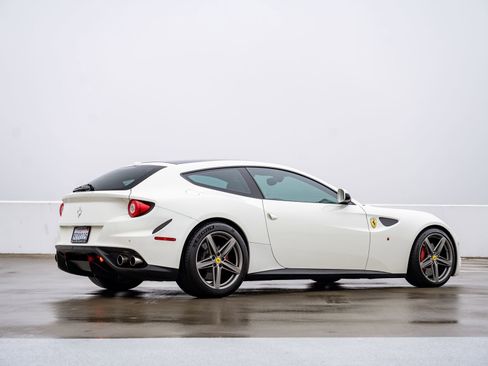 Used 2014 Ferrari FF image 18