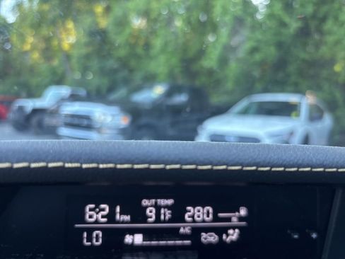 Used 2022 Subaru Crosstrek 2.5i Sport w/ Moonroof Package AWD/4WD image 15