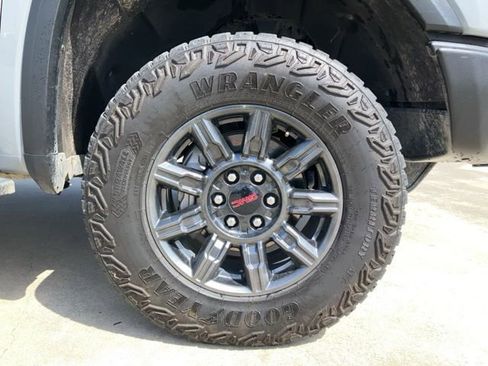 Used 2024 GMC Sierra 1500 AT4X AWD/4WD image 10