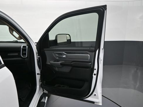 Used 2019 RAM 1500 Big Horn AWD/4WD image 36