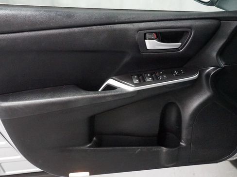 Used 2017 Toyota Camry LE FWD image 26