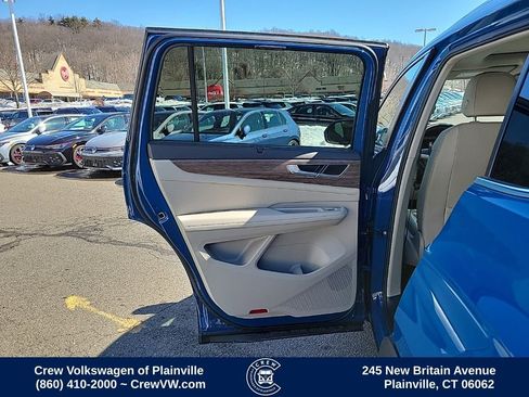 Certified 2025 Volkswagen Atlas SEL AWD/4WD image 48