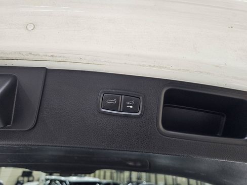 Used 2017 Porsche Macan Turbo AWD/4WD image 15