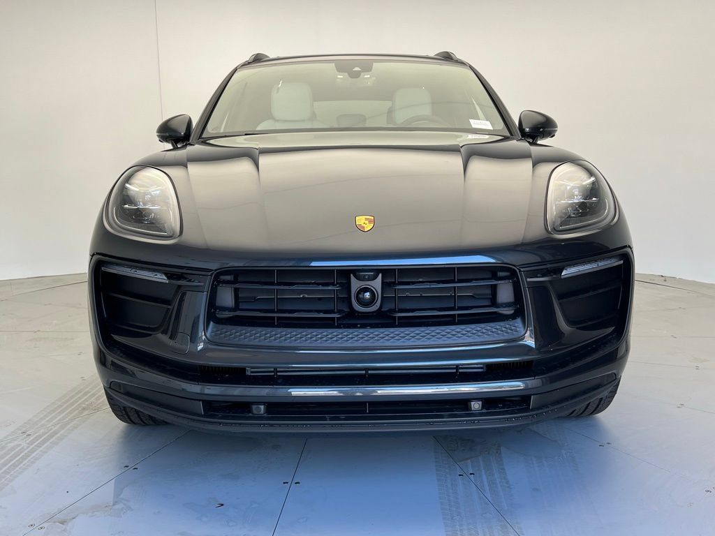 Used 2026 Porsche Macan AWD/4WD image 25