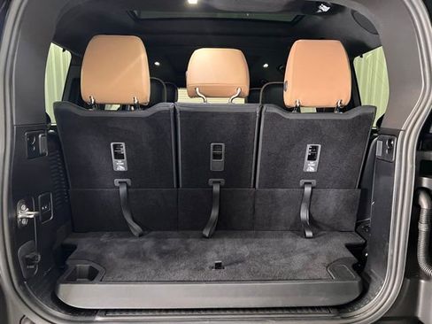 Used 2025 Land Rover Defender 130 V8 image 30