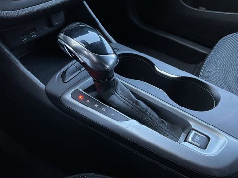 Used 2025 Buick Envista Preferred image 33