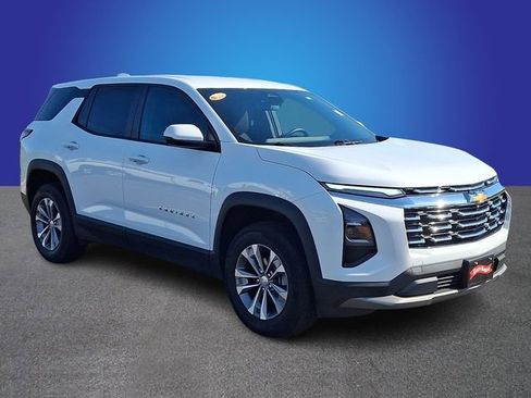 Used 2025 Chevrolet Equinox LT AWD/4WD image 3