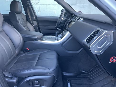 Used 2017 Land Rover Range Rover Sport SE image 15