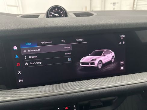 Used 2024 Porsche Cayenne Coupe image 14