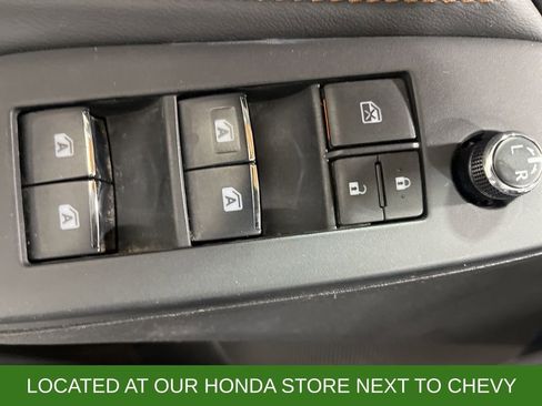 Used 2020 Toyota Avalon XSE image 12