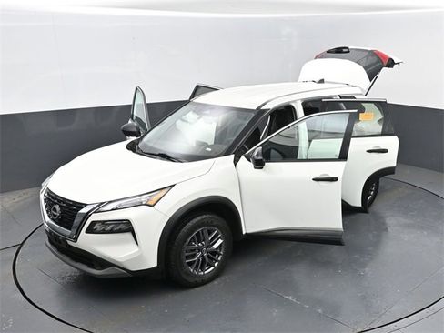 Used 2023 Nissan Rogue S image 23
