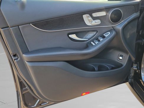 Used 2021 Mercedes-Benz GLC 300 image 27