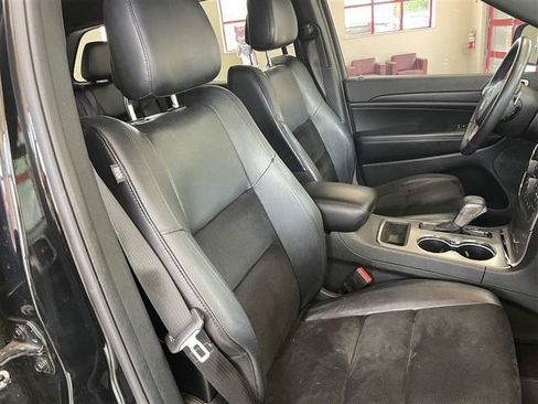 Used 2017 Jeep Grand Cherokee Altitude AWD/4WD image 24